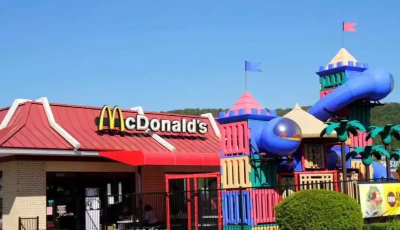 Product image of Tip - Seniors eating out